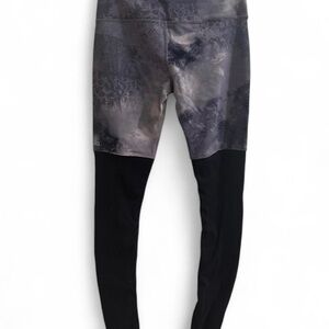 Alo Yoga Goddess Leggings – Ombre Gray/Black – Size M
